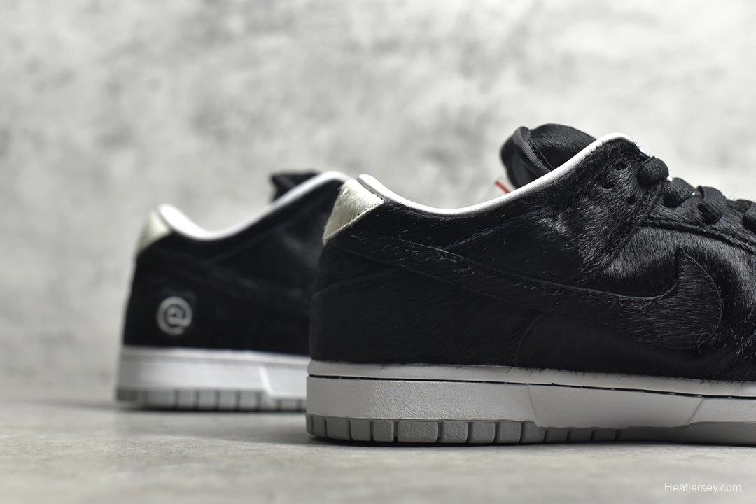 Medicom Toy × NK SB Dunk Low OG QS@RBRICK