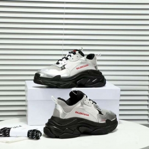 Men/Women Balenciaga Triple-S Sneaker White/Black Item 6380340