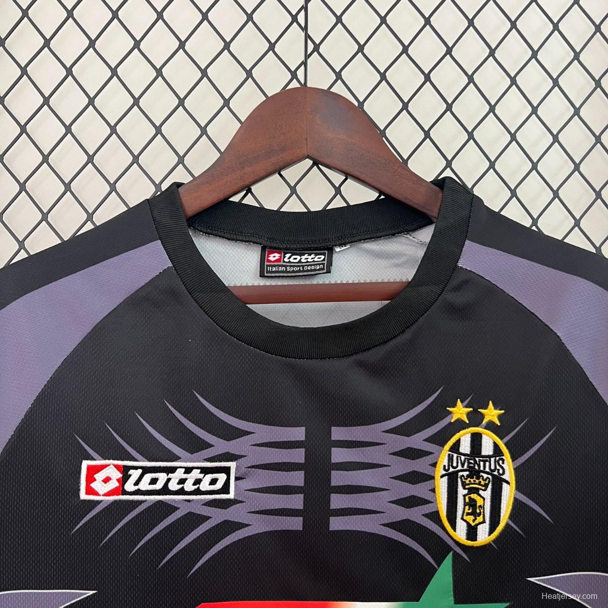 Retro 01/02 Juventus Black Goalkeeper Jersey